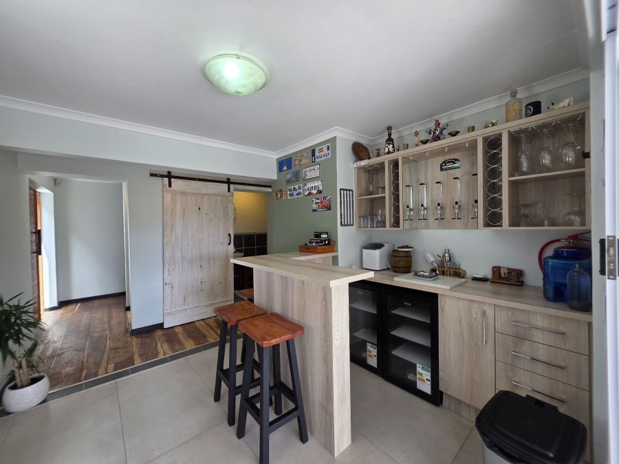 2 Bedroom Property for Sale in Wavecrest Eastern Cape